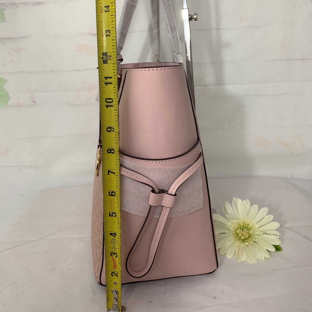 Michael Kors Gilly Large Drawstring Tote - Picture 6 of 8